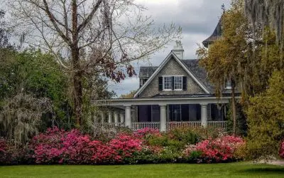 The Pros and Cons of Buying an Older Home